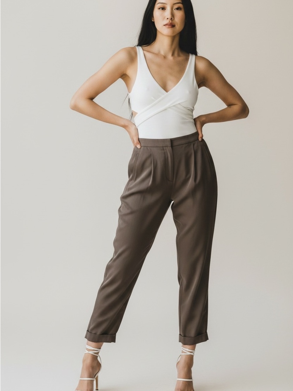 BCBGMaxAzria Taupe Cropped Pleated Trousers